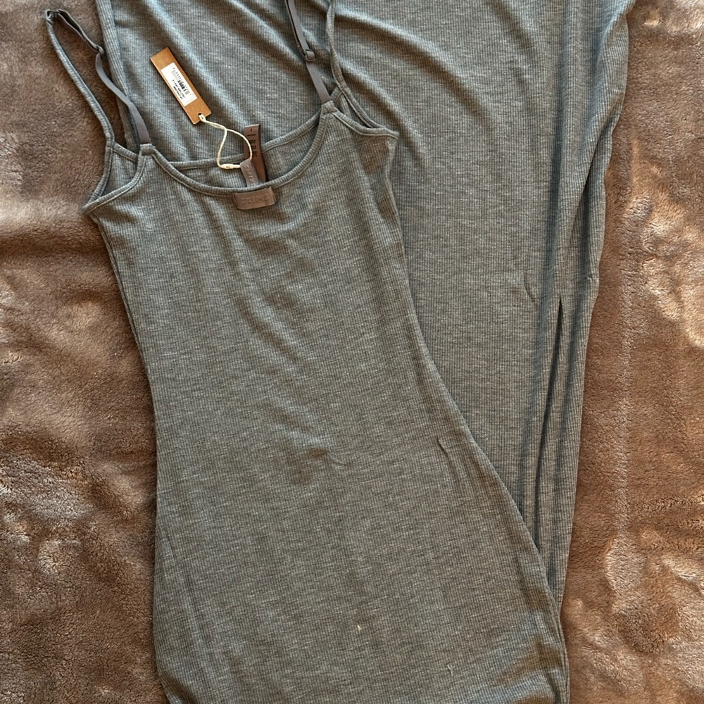 SKIMS LONG SLIP DRESS 🥰 Small in Heather Gray NWT - Picture 6 of 11